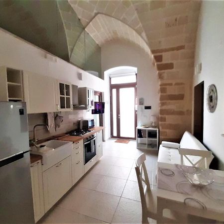 Casa Mima: Locazione Turistica Nel Centro Storico Apartment Brindisi Bagian luar foto