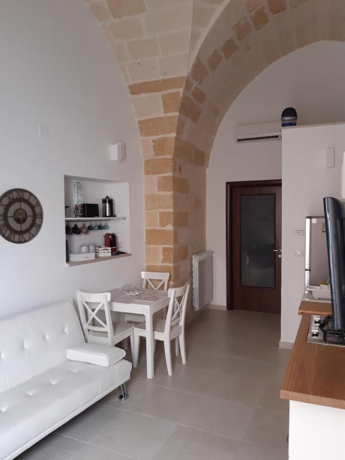 Casa Mima: Locazione Turistica Nel Centro Storico Apartment Brindisi Bagian luar foto