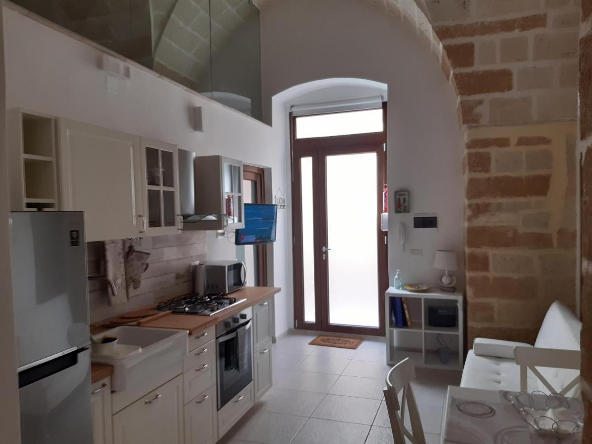 Casa Mima: Locazione Turistica Nel Centro Storico Apartment Brindisi Bagian luar foto